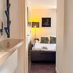 Apartment Elegant In S Old Town