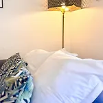 Elegant In S Old Town Apartment