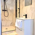Elegant In S Old Town Apartment