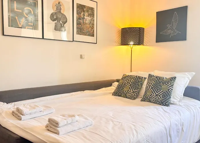 Elegant In S Old Town