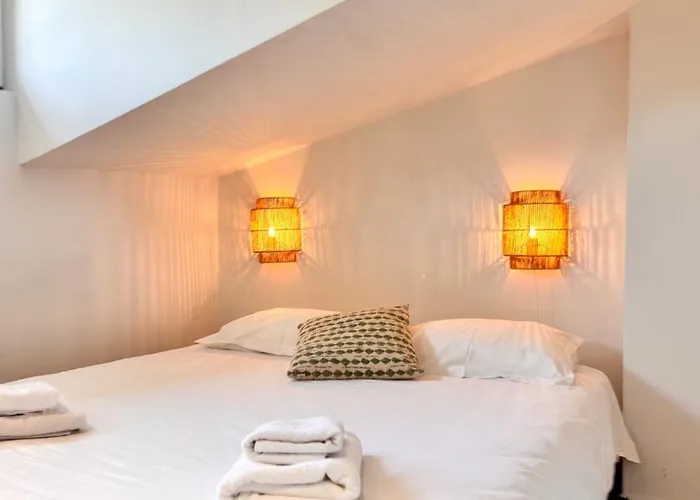 Elegant In S Old Town Bordeaux