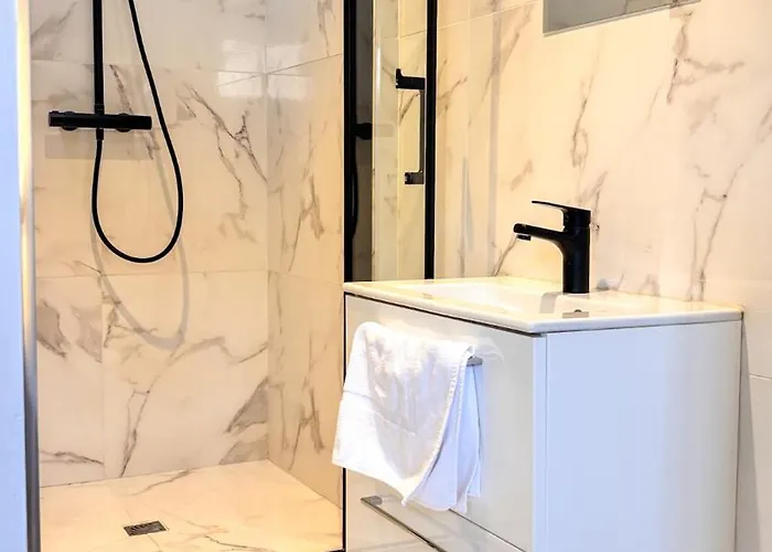 Elegant In S Old Town Apartmán